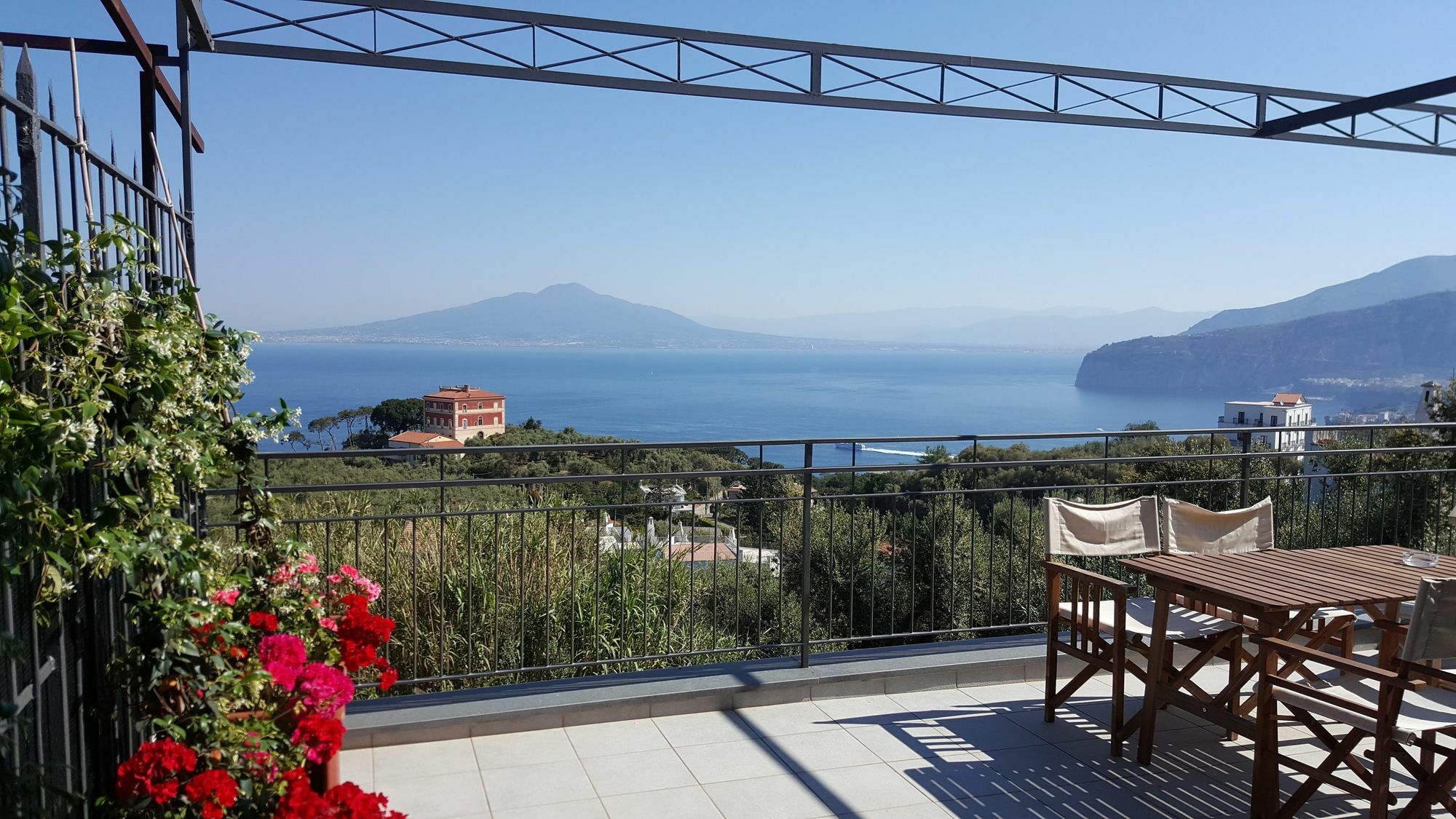 Отель Sorrento Garden Экстерьер фото